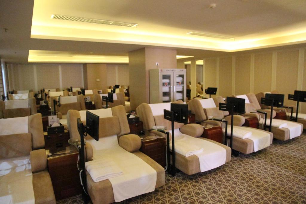Water Way Hotel Гуанчжоу Экстерьер фото