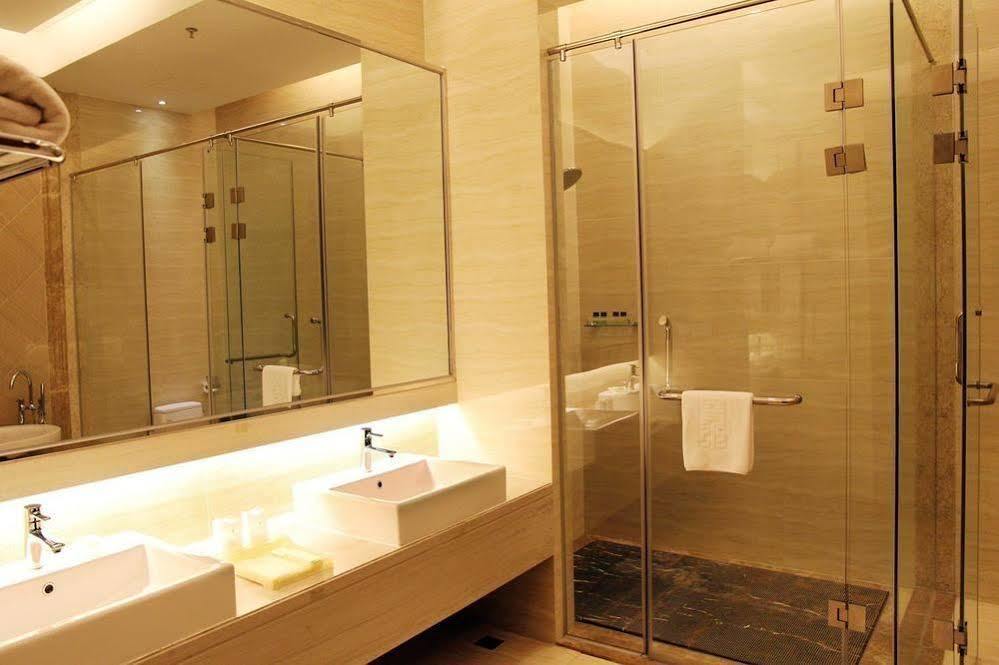 Water Way Hotel Гуанчжоу Экстерьер фото